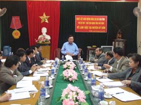 Đồng chí Bùi Văn Tỉnh, Chủ tịch UBND tỉnh kết luận buổi làm việc
